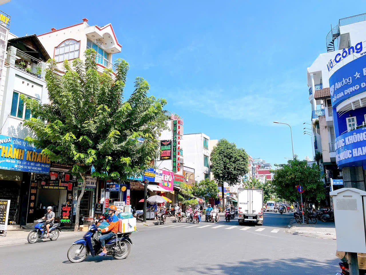 Nhà mặt tiền Tân Sơn Nhì tại Tân Phú, DT 66m2, giá 17,6 tỷ