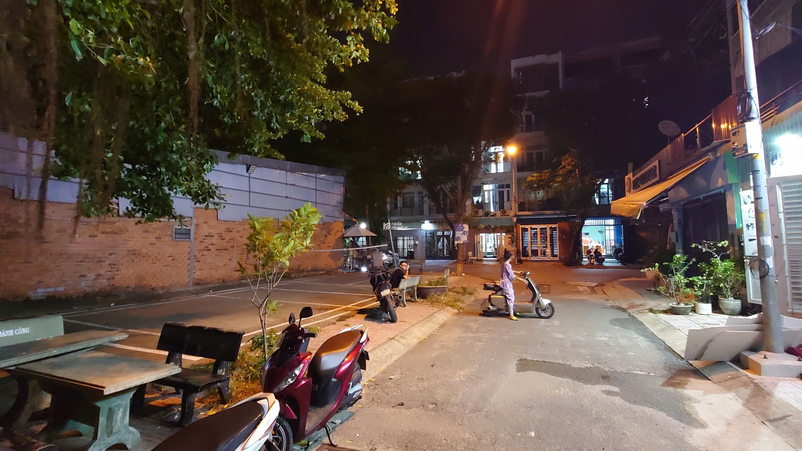 ĐẤT ĐẸP KDC 5 TẦNG - VĂN MINH DÂN TRÍ CAO - ĐỐI DIỆN CÔNG VIÊN XE HƠI ĐỖ CỬA NGÀY ĐÊM