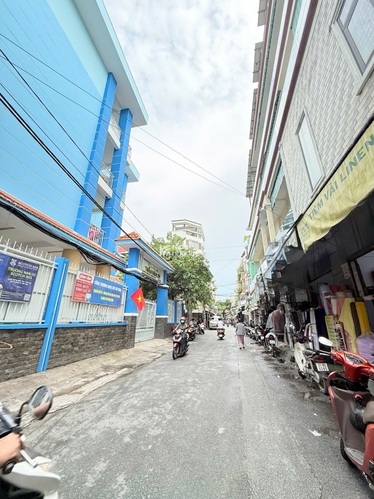 VỊ TRÍ ĐẮC ĐỊA - KHU CHỢ VẢI TÂN BÌNH - HẺM XE TẢI ĐỔ CỔNG - 43M2 x 4 TẦNG BTCT - NHÀ MỚI - CHỈ 7 T