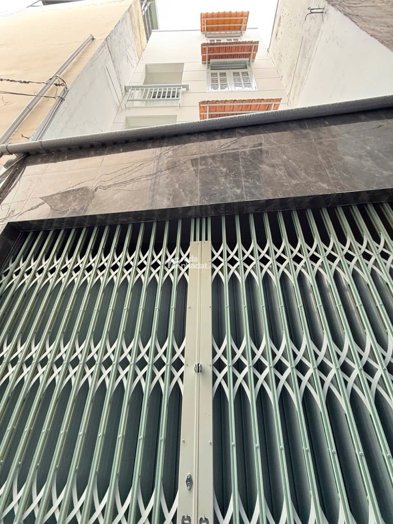 VỊ TRÍ ĐẮC ĐỊA - KHU CHỢ VẢI TÂN BÌNH - HẺM XE TẢI ĐỔ CỔNG - 43M2 x 4 TẦNG BTCT - NHÀ MỚI - CHỈ 7 T