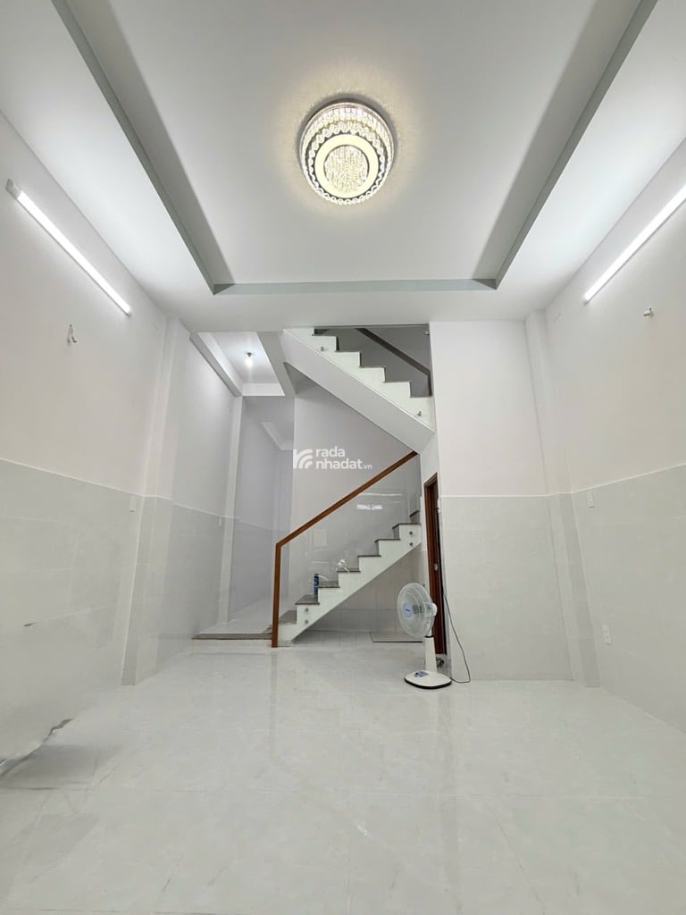 VỊ TRÍ ĐẮC ĐỊA - KHU CHỢ VẢI TÂN BÌNH - HẺM XE TẢI ĐỔ CỔNG - 43M2 x 4 TẦNG BTCT - NHÀ MỚI - CHỈ 7 T