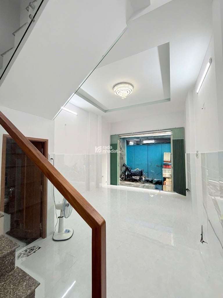 VỊ TRÍ ĐẮC ĐỊA - KHU CHỢ VẢI TÂN BÌNH - HẺM XE TẢI ĐỔ CỔNG - 43M2 x 4 TẦNG BTCT - NHÀ MỚI - CHỈ 7 T