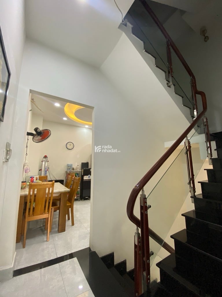 HẺM NHỰA XE TẢI TRÁNH NHAU- 5 TẦNG- VỊ TRÍ ĐẸP NGAY TÂN KỲ TÂN QUÝ- CHỈ 7 TỶ