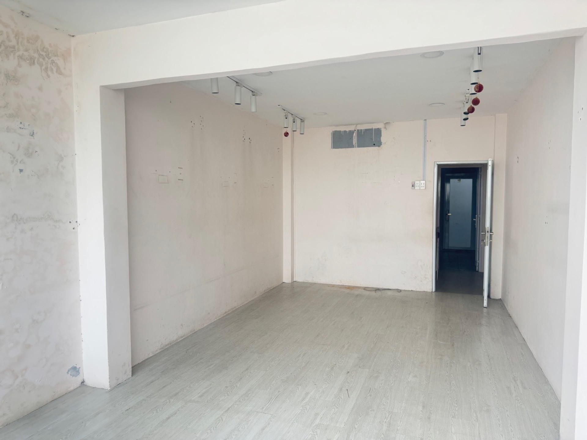 GẦN MẶT TIỀN HUỲNH VĂN BÁNH, PHÚ NHUẬN, 43M2 HIẾM CÓ. GIẢM 500TR CHỈ 7.8T 