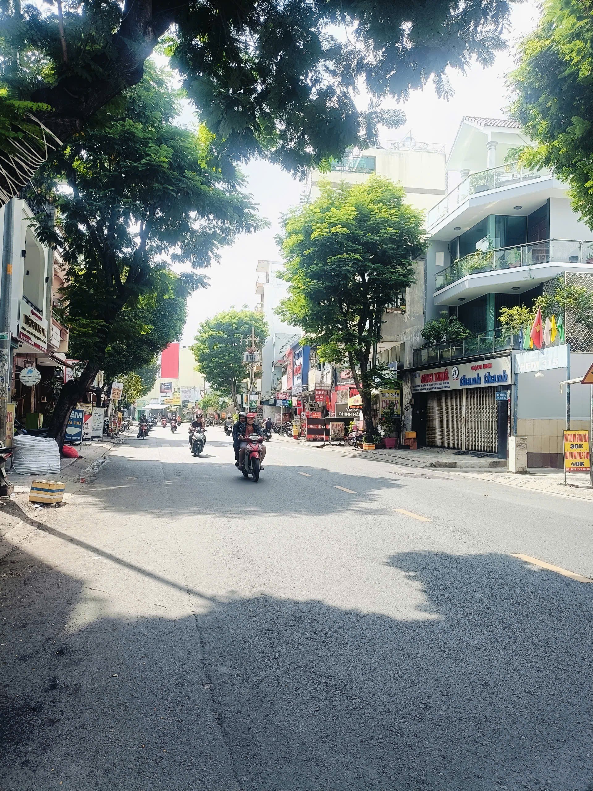 Bán nhà Mặt tiền Quách Vũ.Q Tân Phú. Dt: 4x20m .Giá: 15,4 tỷ TL