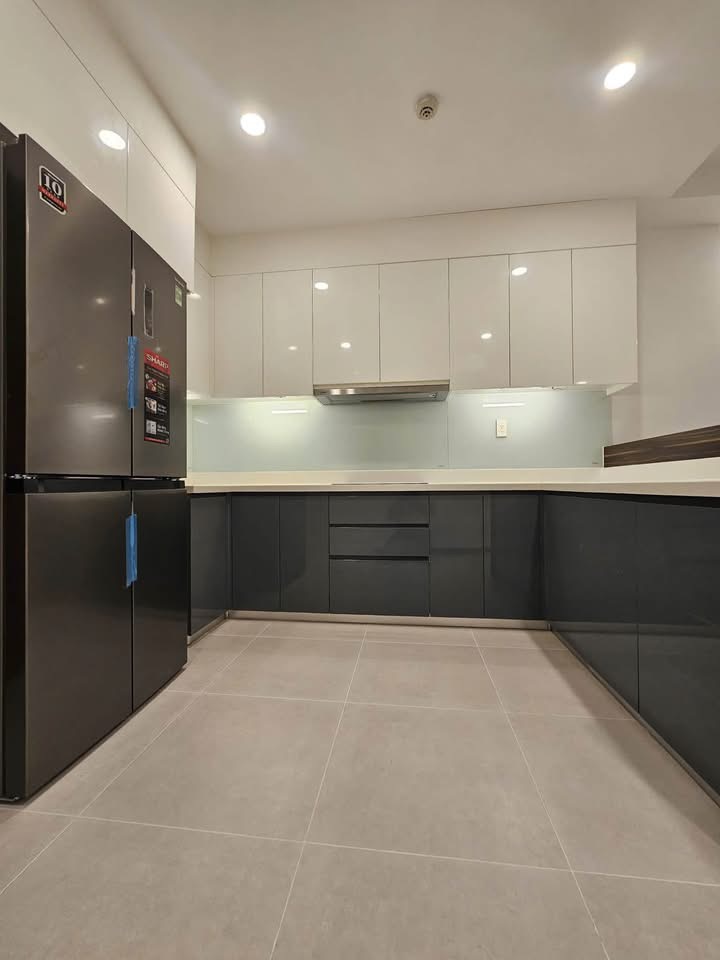 Bán căn hộ 90m2, The Gold View, phường Vĩnh Hội