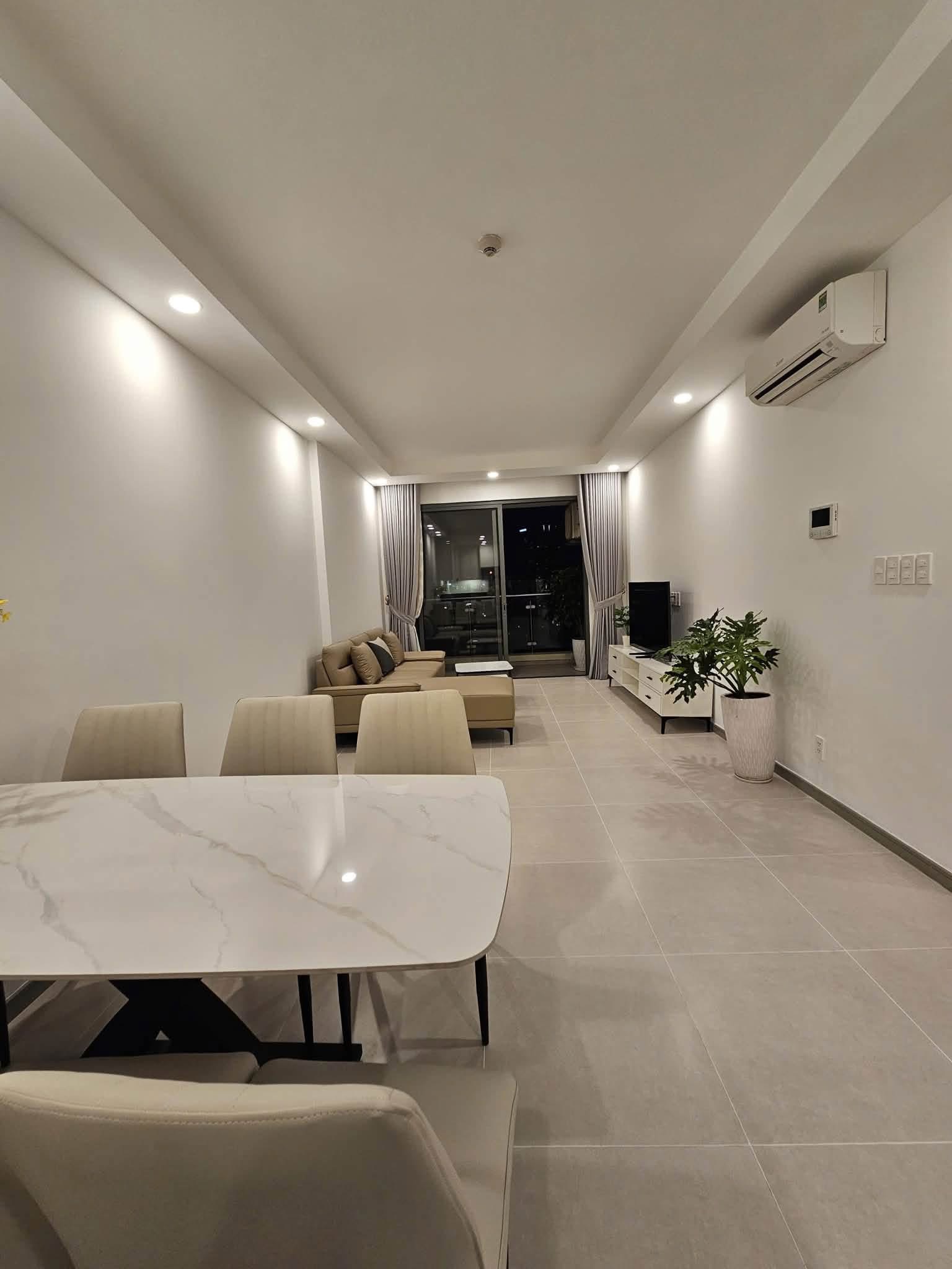Bán căn hộ 90m2, The Gold View, phường Vĩnh Hội
