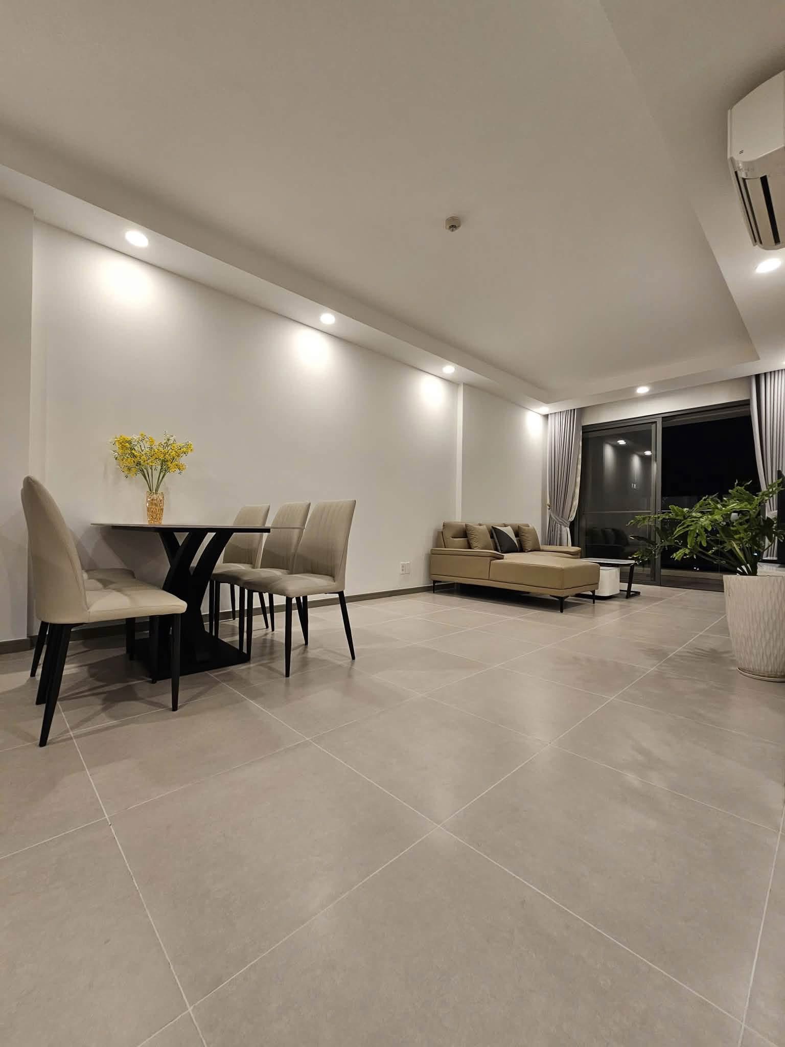 Bán căn hộ 90m2, The Gold View, phường Vĩnh Hội