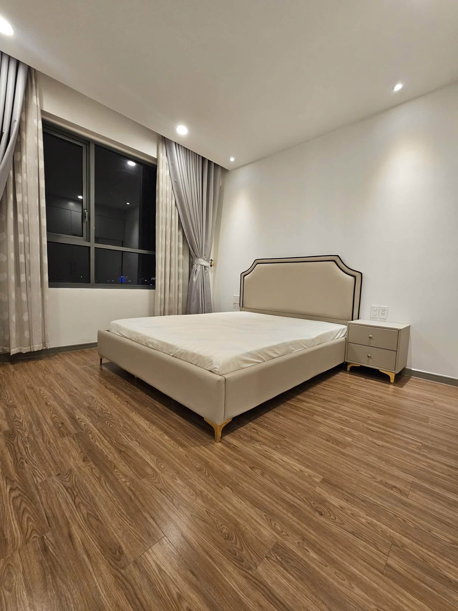 Bán căn hộ 90m2, The Gold View, phường Vĩnh Hội