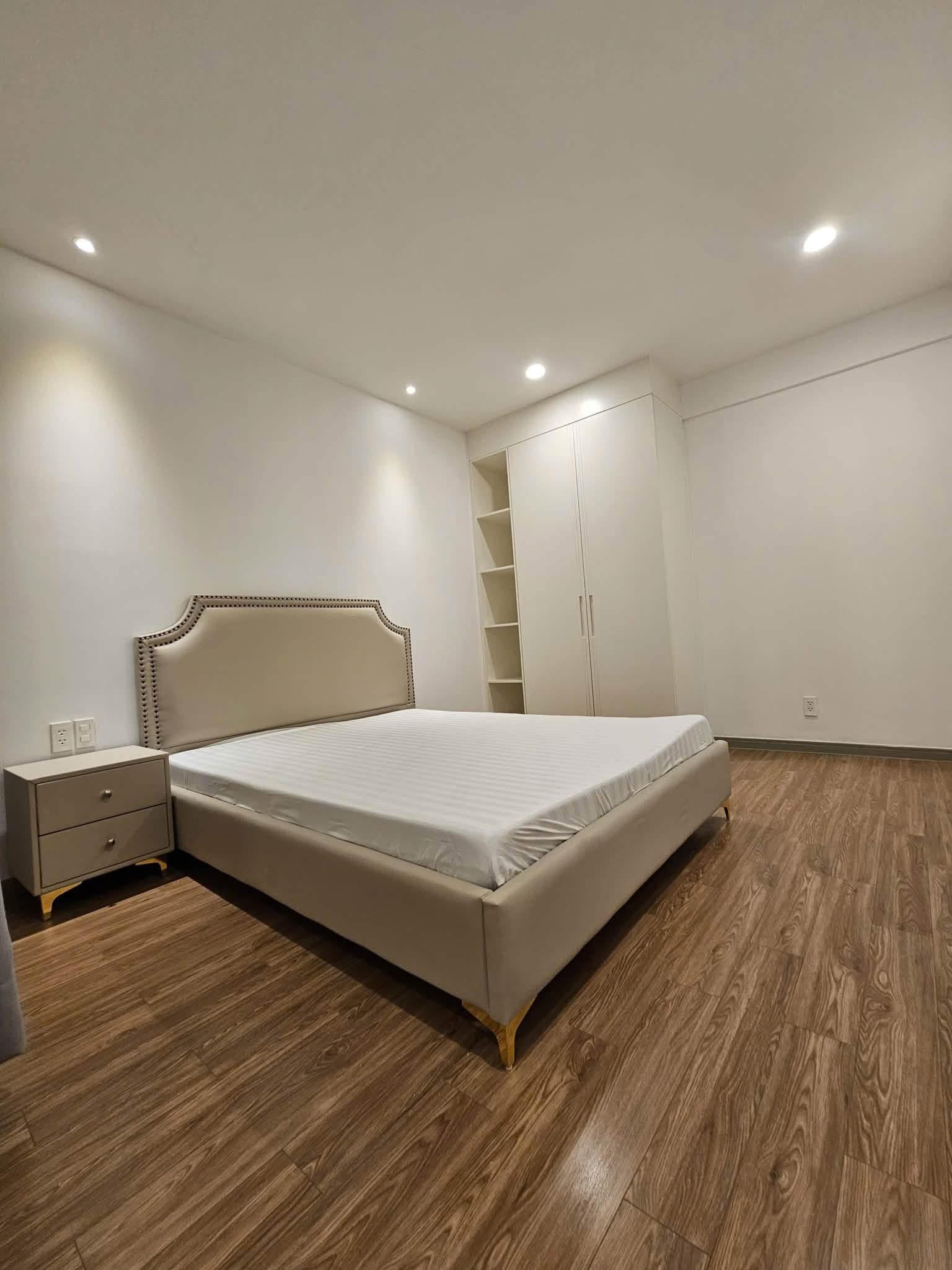 Bán căn hộ 90m2, The Gold View, phường Vĩnh Hội