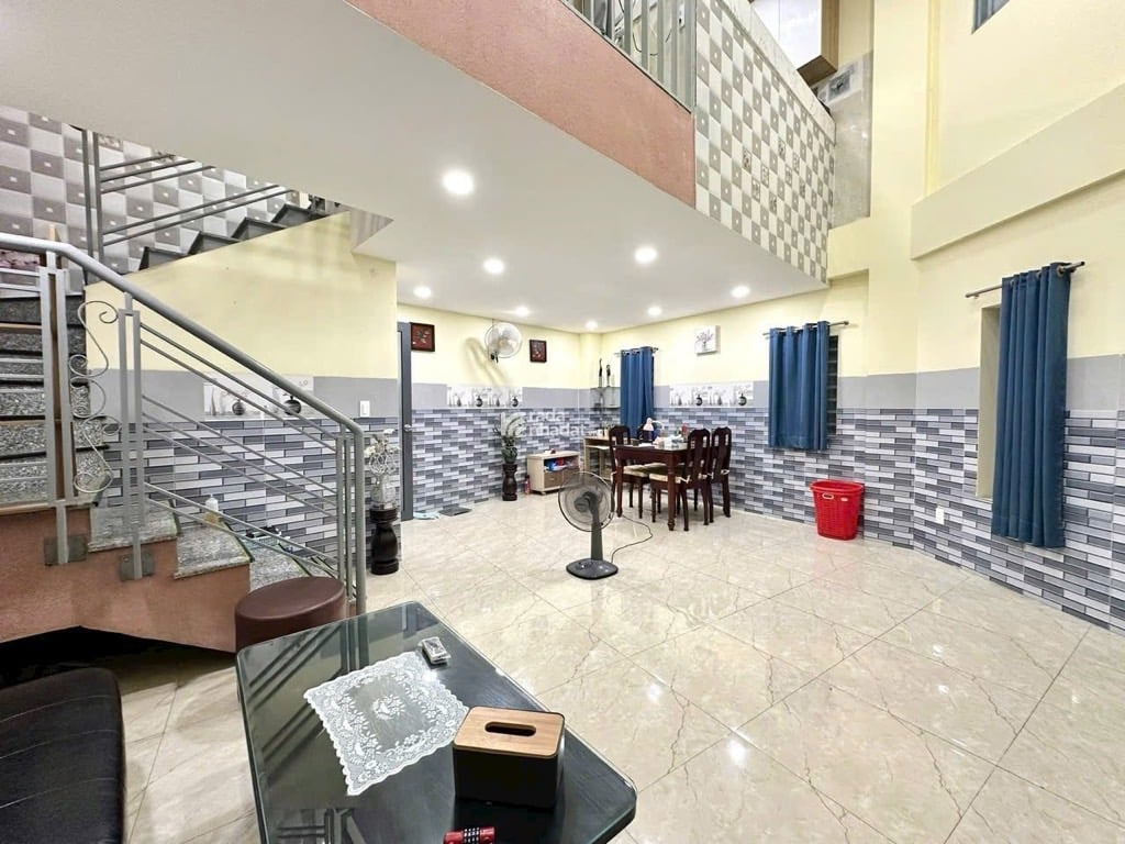 HẺM XE HƠI VIP HỒ BIỂU CHÁNH, PHÚ NHUẬN, 5 TẦNG MỚI Ở NGAY. GIẢM 200TR CHỈ CÒN 9.5T TL 