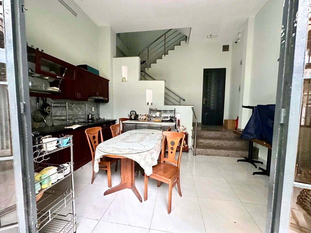 BÁN NHÀ NGUYỄN VĂN CÔNG GÒ VẤP - NGANG 5m 72m2 - SÁT SÂN BAY - 4 PHÒNG NGỦ CHỈ 7.5TỶ CÒN TL C.CHỦ.