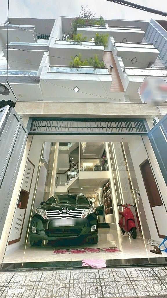 SIÊU PHẨM NHÀ PHỐ - THIẾT KẾ HIỆN ĐẠI - OTO NGỦ NHÀ - GẦN EMART - TIỆN ÍCH ĐẦY ĐỦ 