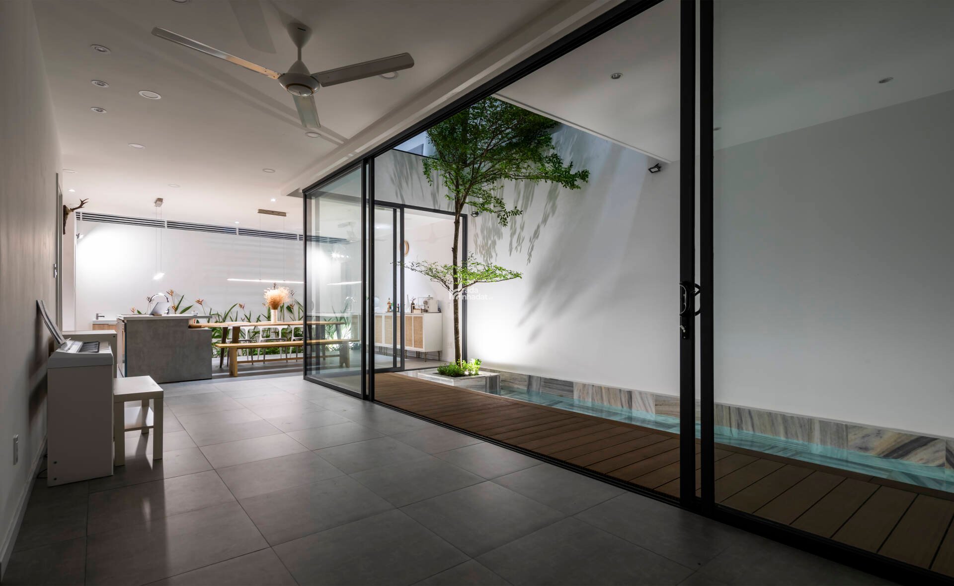 Hạ chào nhà mặt tiền Hoàng Diệu, P.10, Phú Nhuận, 66m2, 3 tầng, giá 16.2 tỷ