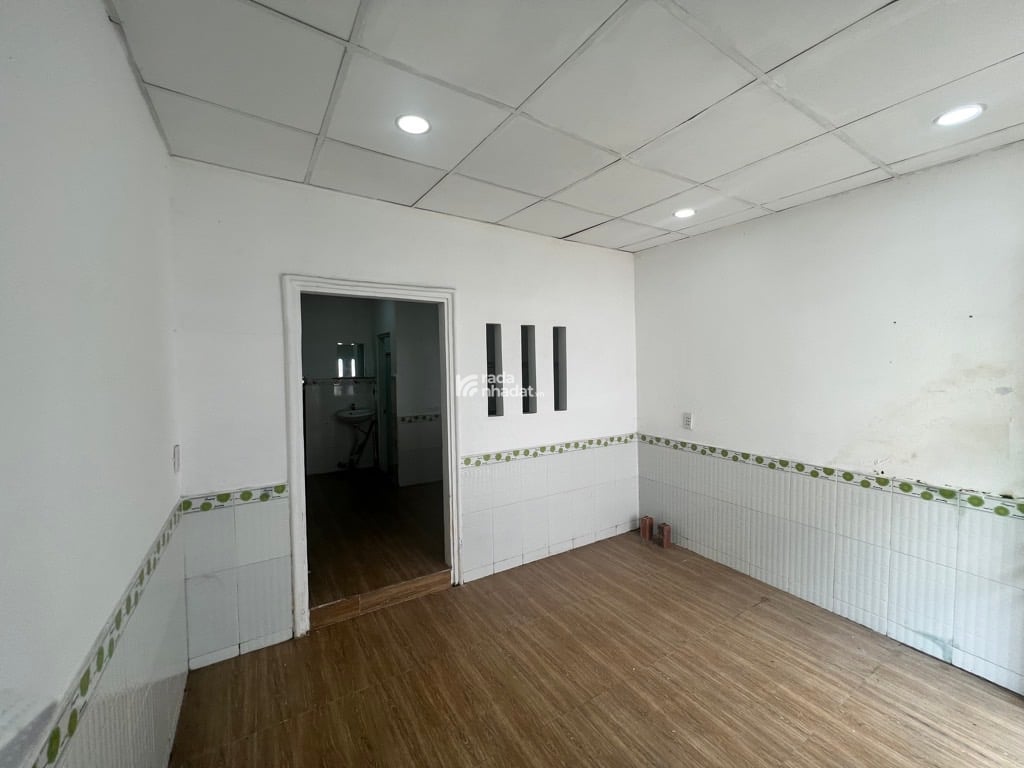 NHÀ NHỎ XINH YÊU 23M2 CHO VK CK TRẺ ĐS 10 HBP 1T1L ĐỦ 1PN 1WC  chỉ 2300