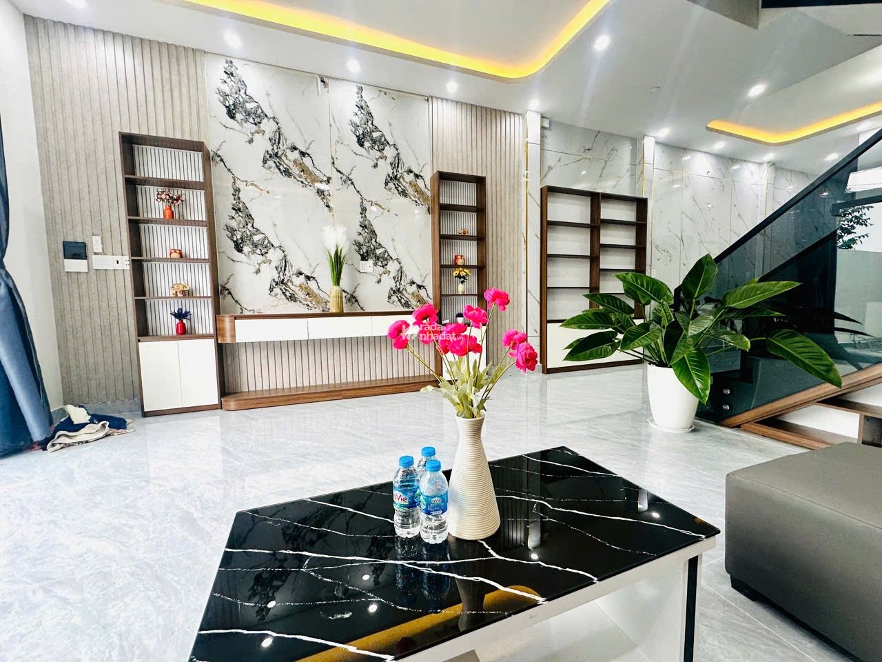 Bán 1 cặp nhà phố giáp hóc môn, đường sắp lên nhựa, 4PN, SHR hoàn công
