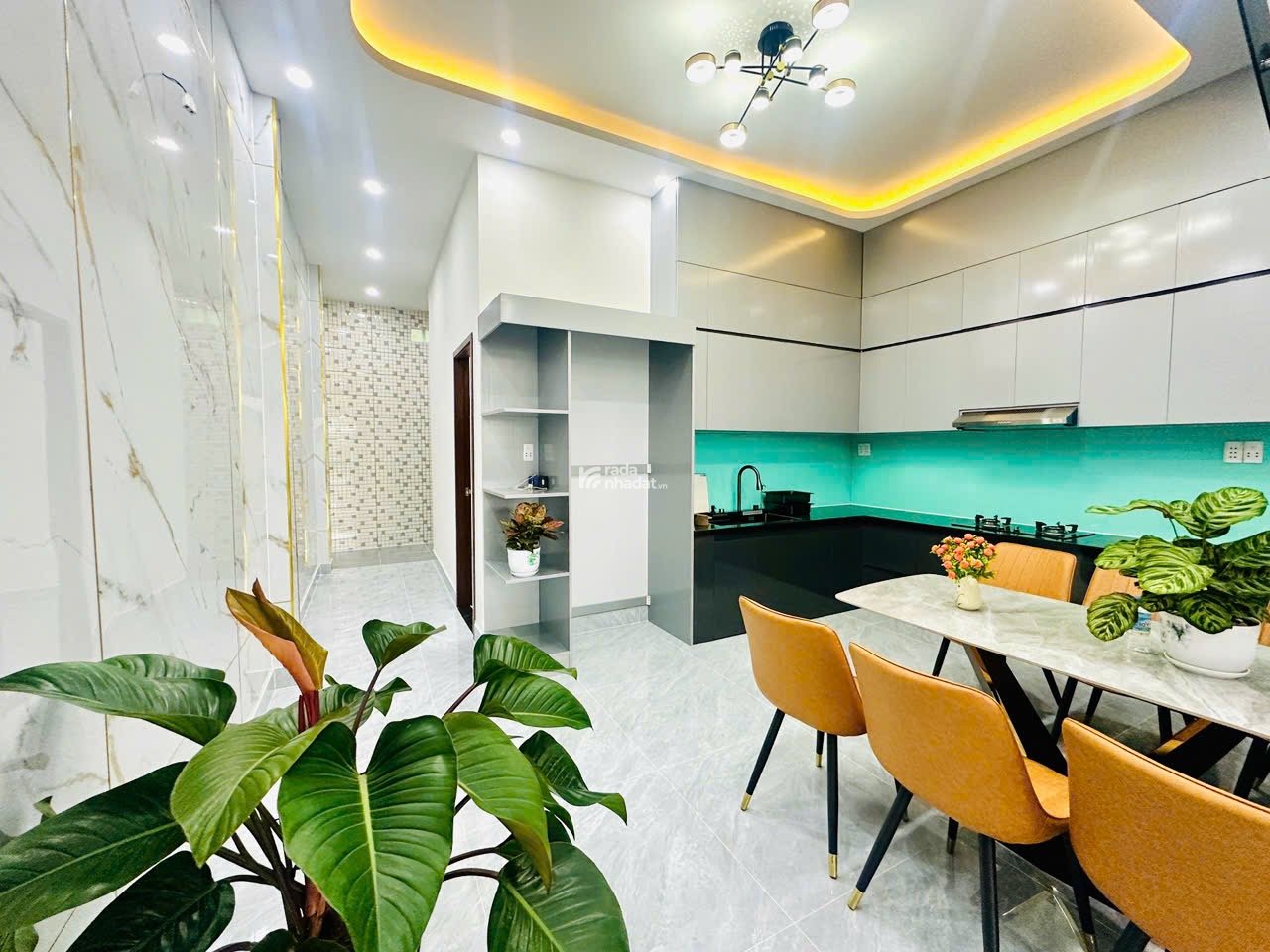 Bán 1 cặp nhà phố giáp hóc môn, đường sắp lên nhựa, 4PN, SHR hoàn công