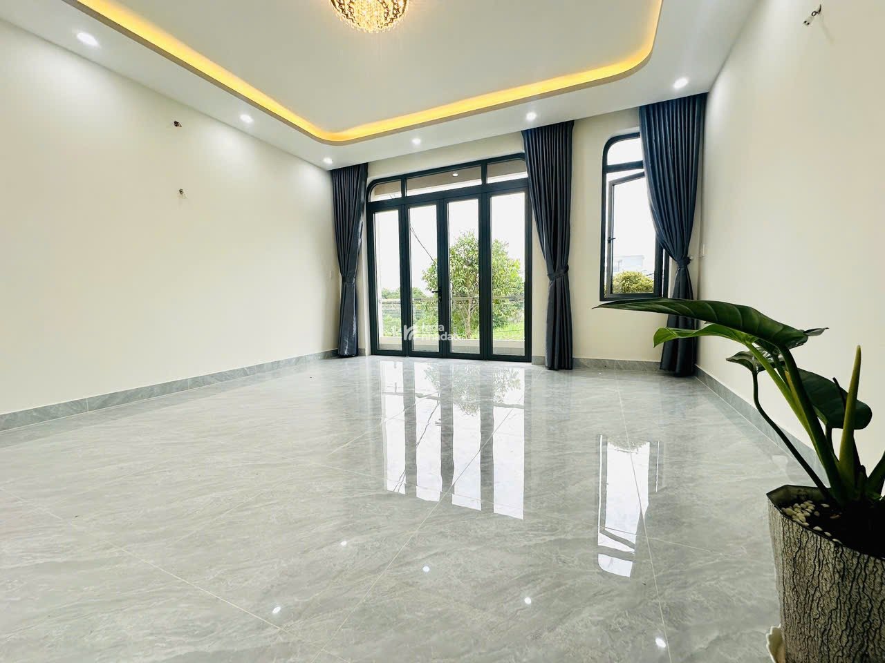 Bán 1 cặp nhà phố giáp hóc môn, đường sắp lên nhựa, 4PN, SHR hoàn công