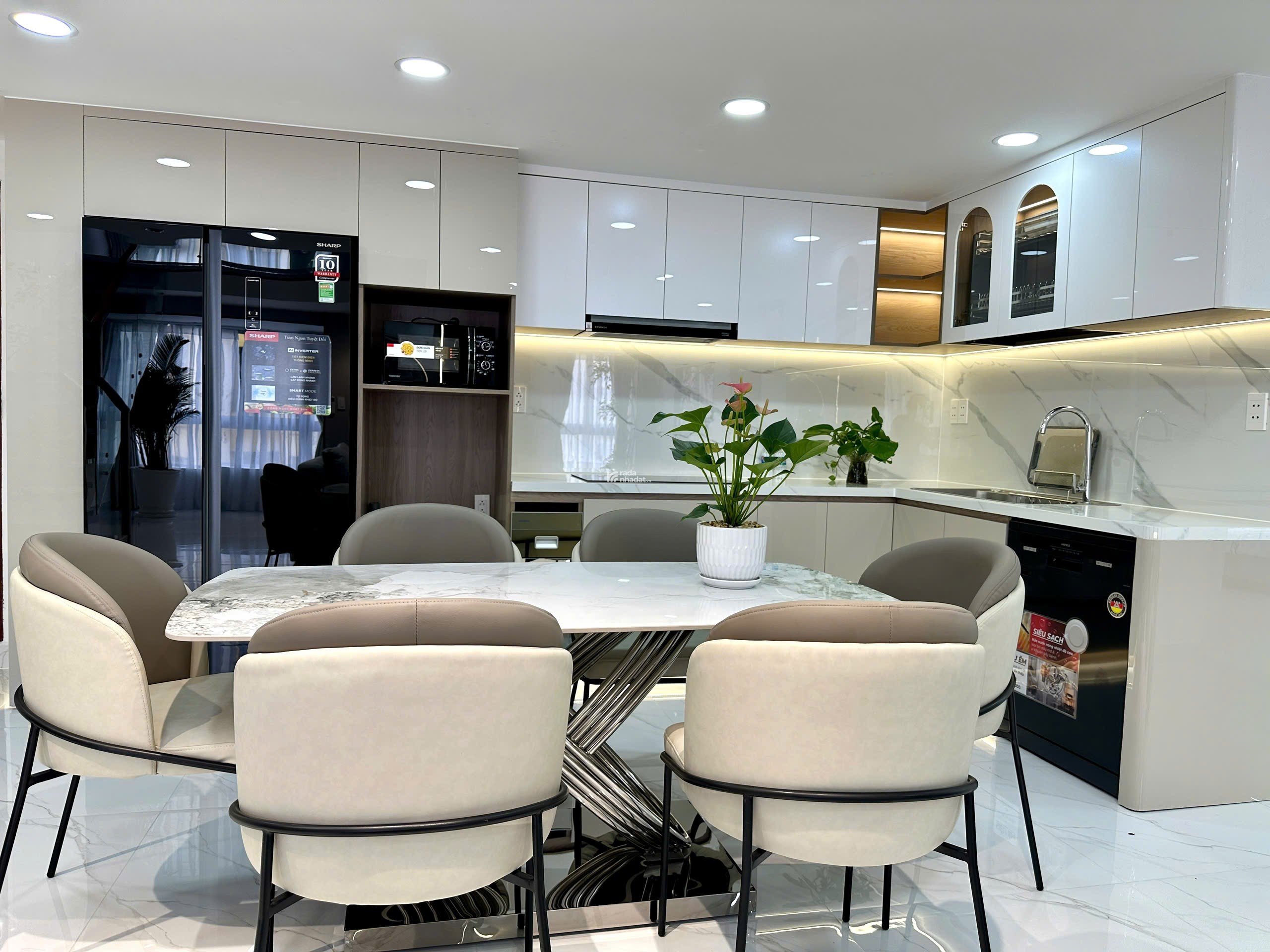 Bán nhanh căn hộ duplex sky garden 1, PMH, Q7, DT 141m2, tk 5PN nhà mới đẹp, giá chỉ 8,9 tỷ 