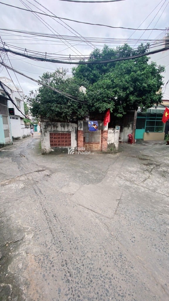 SÁT MT PHAN VĂN TRỊ, BÌNH THẠNH, 102M2 TIỆN XÂY MỚI. GIẢM 750TR CHỈ 8.5T 