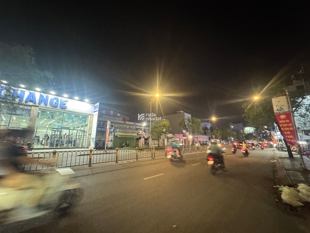 HẺM XE HƠI SÁT NHÀ. ĐINH TIÊN HOÀNG, BÌNH THẠNH, 28M2 TIỆN XÂY MỚI, GIẢM 550TR CHỈ 3.6T