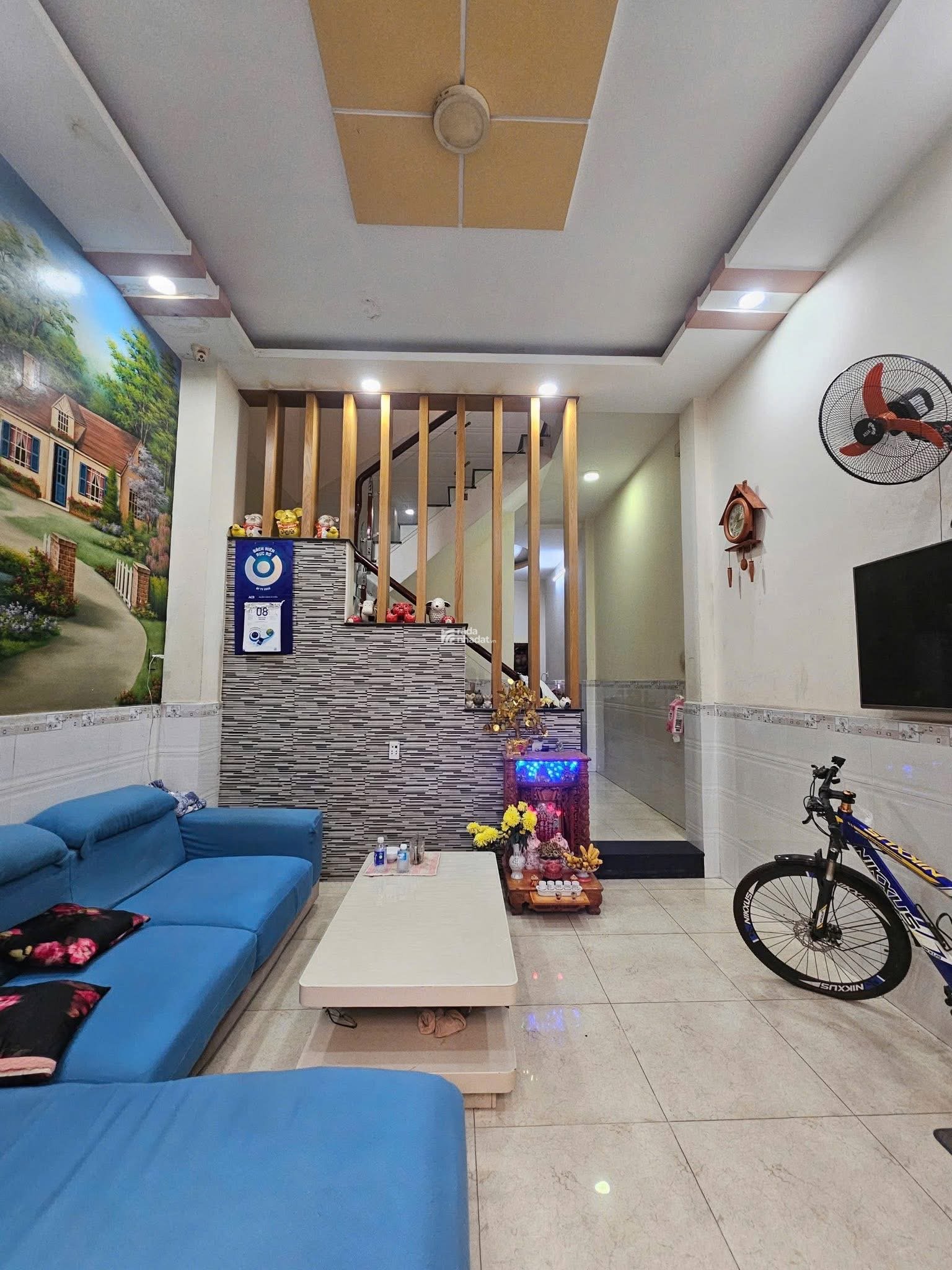 Bán nhà Lê Văn Quới, 3 tầng, DT 4X20, 4 PN,  hẻm xe hơi, sổ hoàn công.