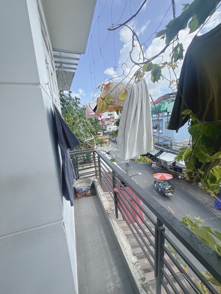 Bán Nhà Gò Dầu, HXH quay dầu, 4 tầng, giá chỉ 4.99 Tỷ