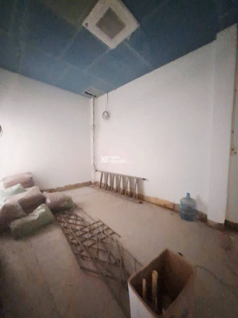 Nhà 2 tầng  Hẻm 8m có vỉa hè  vài bước ra mặt tiền Lê trọng Tấn Tân Phú  4.3x18m Giá 9.5 Tỷ