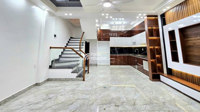 Chính chủ cần bán gấp căn nhà 2 tầng đẹp, vị trí hẻm rộng 1 trục giá chỉ hơn 3 tỷ 