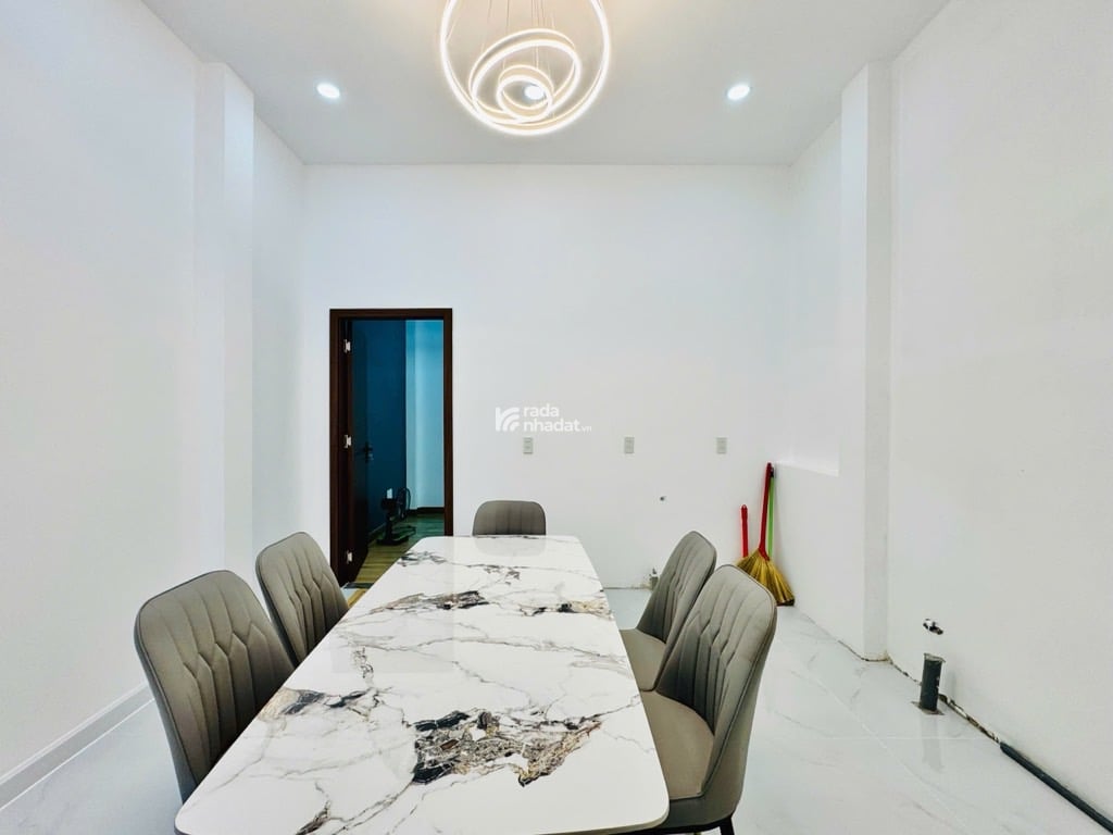 SÁT CV GIA ĐỊNH GÒ VẤP - ÔTÔ ĐỔ CỬA - 3 TẦNG MỚI - 58M2 - FULL NỘI THẤT - 9 TỶ XÍU