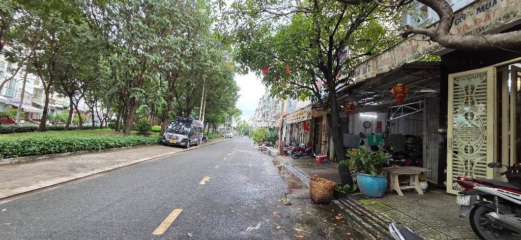 MẶT TIỀN ĐƯỜNG 72-KDC BÌNH PHÚ-NHÀ 3 TẦNG 64M2(4X16)-GIÁ 11 TỶ