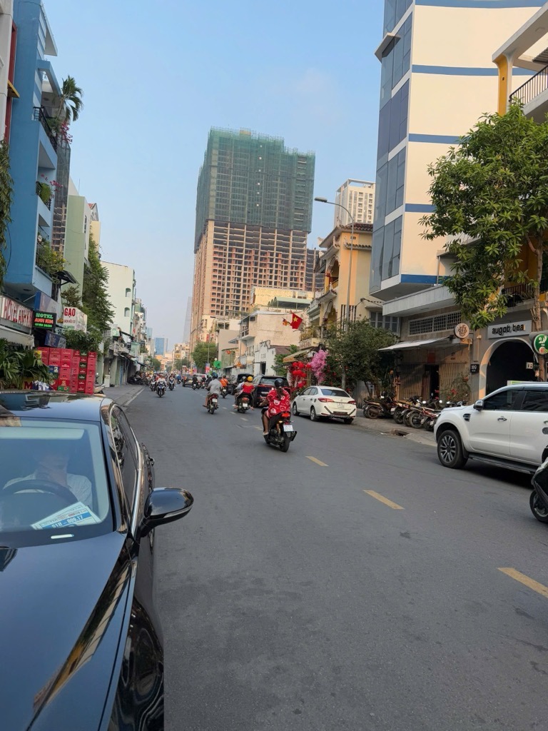 HÀNG HIẾM - MẶT TIỀN SIÊU VIP QUẬN 1 - NGANG LỚN HƠN 10m - 224M2 - SỔ VUÔNG NHƯ TỪ A4