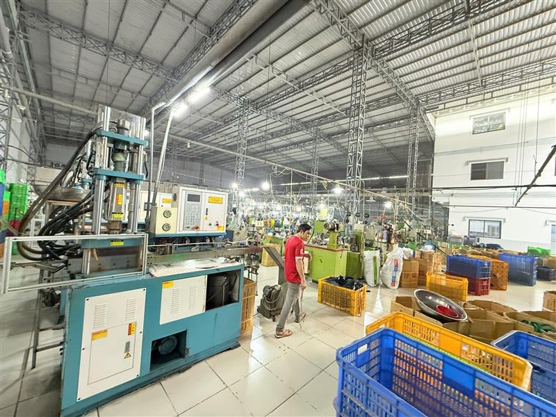 BÁN NHÀ XƯỞNG BÌNH THÀNH 1000M2 15X66M 12 TỶ THU 70TR/THÁNG 