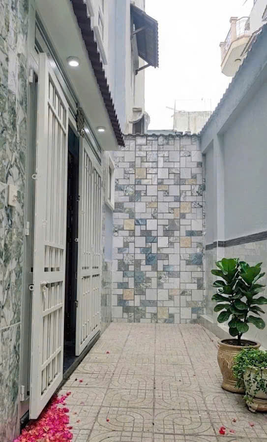 Bán nhà Trần Quang Diệu , QUẬN 3 - 6 x 8.6m (54 m2) - 8.2 tỷ