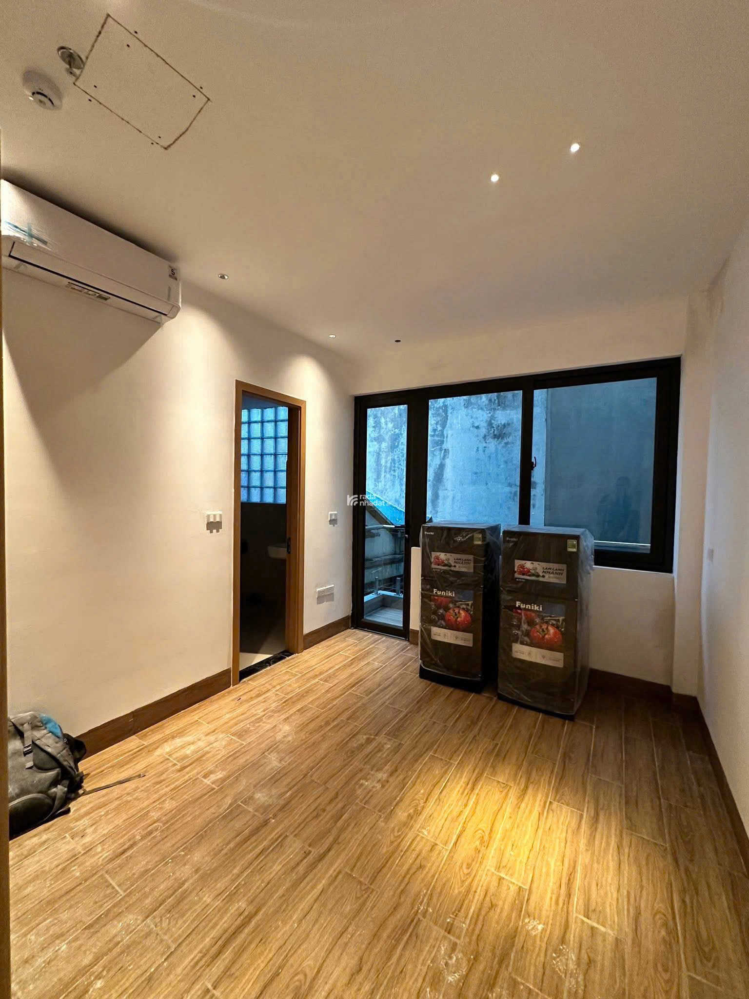 Bán nhà Trần Quốc Vượng thang máy sẵn trong nhà