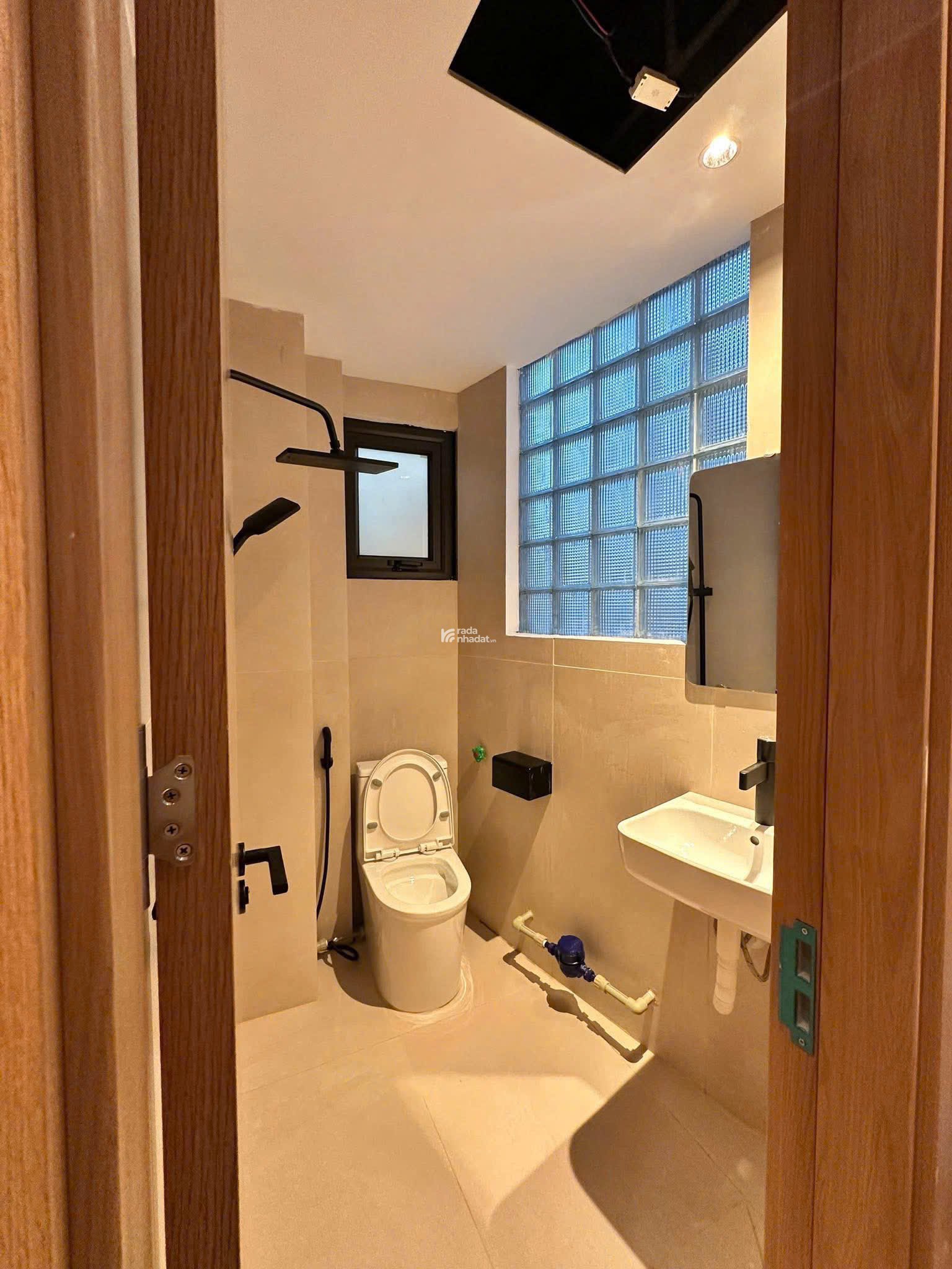 Bán nhà Trần Quốc Vượng thang máy sẵn trong nhà