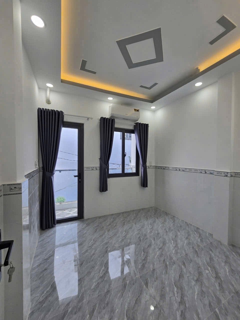 Bán NR 2PN, 2WC giá 4TỶ250  35m2 tại Nguyễn Thượng Hiền, P5, Q3, HCM