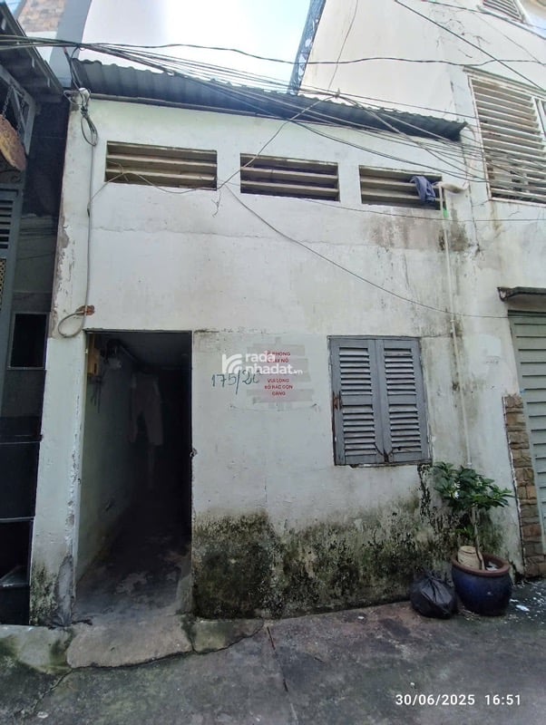  Mô tả .nhà cấp 4 hiện ngăn 5 phòng trọ cho thuê thu nhập 10 Tr /tháng 