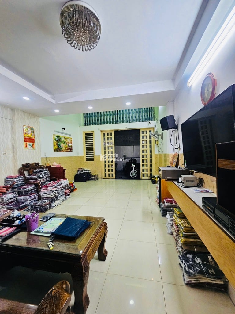 KHU VIP BÀU CÁT - XE HƠI NGỦ TRONG NHÀ - NGANG LỚN BỀ THẾ