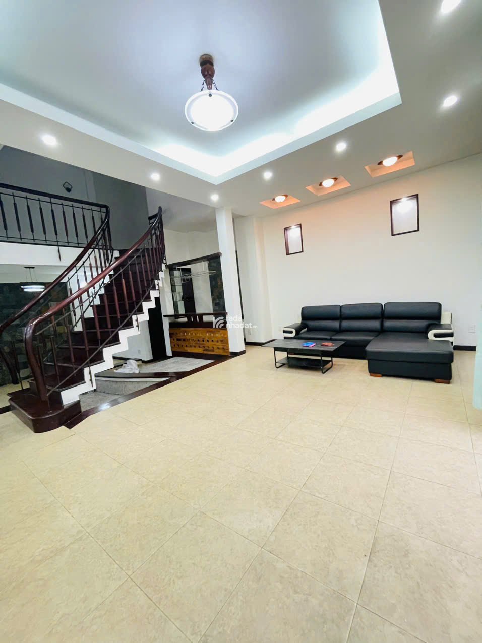 BIỆT THỰ ĐƯỜNG PHAN VĂN ĐỐI, 9,5X11M, 3 TẦNG, GẦN CHỢ BÀ ĐIỂM