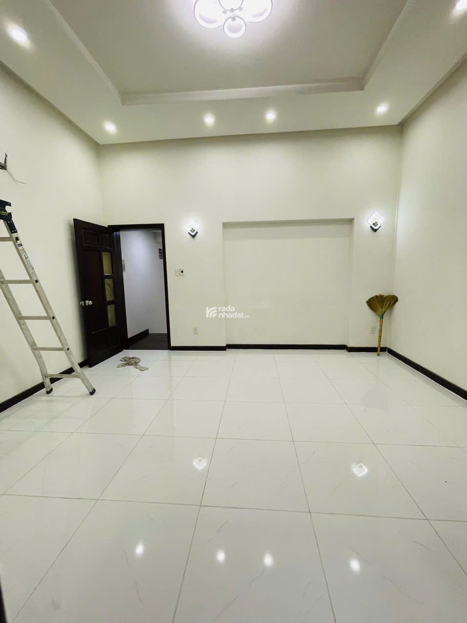 BIỆT THỰ ĐƯỜNG PHAN VĂN ĐỐI, 9,5X11M, 3 TẦNG, GẦN CHỢ BÀ ĐIỂM