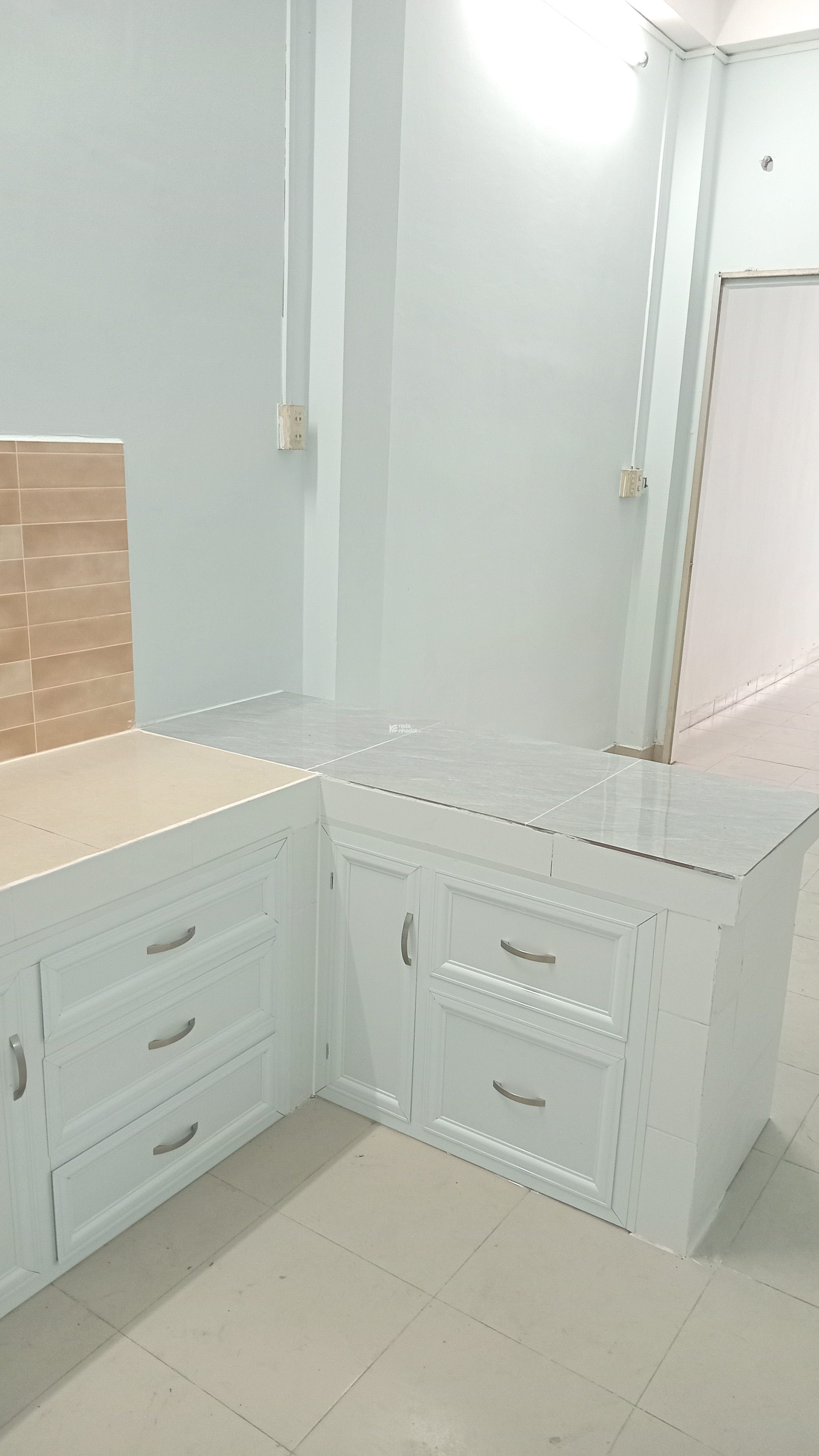 Sát mặt tiền Bình Phú. 1T,1L,1Th. Sân rộng để xe hơi, mới sơn sửa