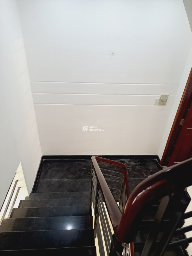 Nhận ngay 50 triệu. Bán nhà P5 Q11 56m2 5 tầng 9tỷ7. Hẻm 6m thông đường Hòa Bình. Đầm Sen.