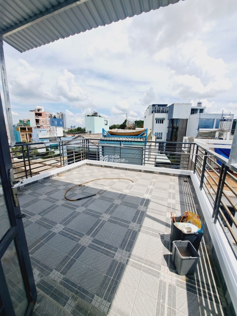 Nhận ngay 50 triệu. Bán nhà P5 Q11 56m2 5 tầng 9tỷ7. Hẻm 6m thông đường Hòa Bình. Đầm Sen.