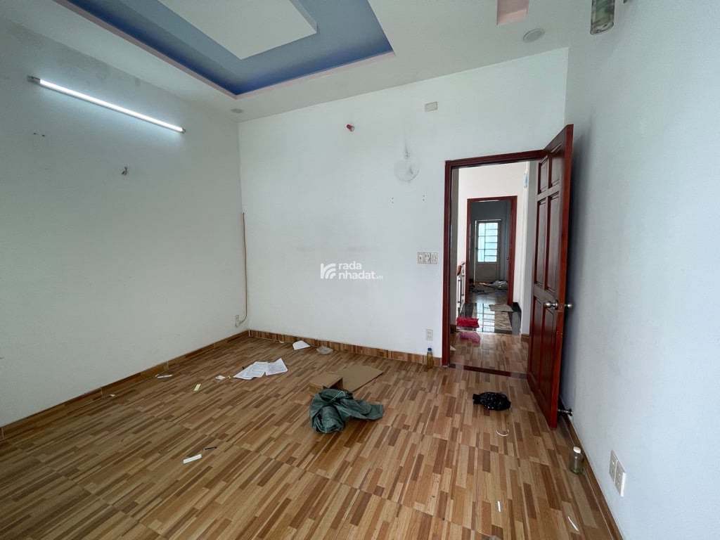 BÁN NHÀ 66M2 5.7 TỶ 4 TẦNG MẶT TIỀN CÓ SÂN ĐỂ XE HƠI 7 CHỖ BÌNH TÂN 