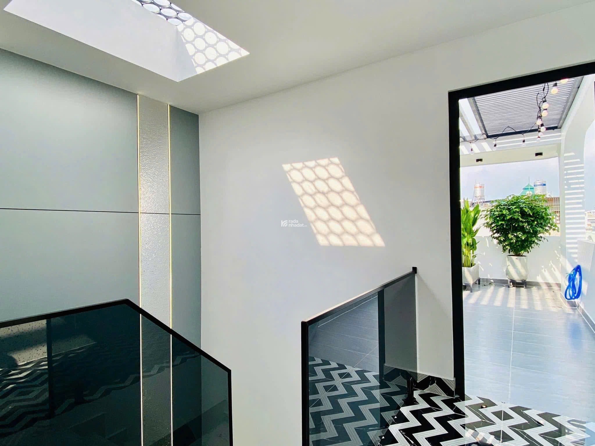 Bán nhà sẵn hợp đồng cho thuê 10tr/tháng. Tại Lê Văn Việt P.Long Thạnh Mỹ Thủ Đức, giá 2tỷ390tr