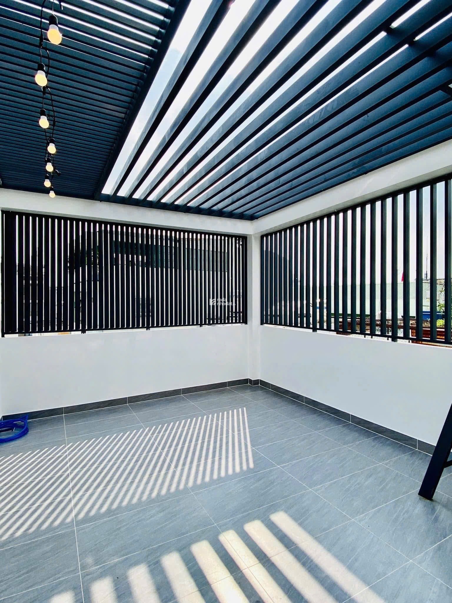 Bán nhà sẵn hợp đồng cho thuê 10tr/tháng. Tại Lê Văn Việt P.Long Thạnh Mỹ Thủ Đức, giá 2tỷ390tr