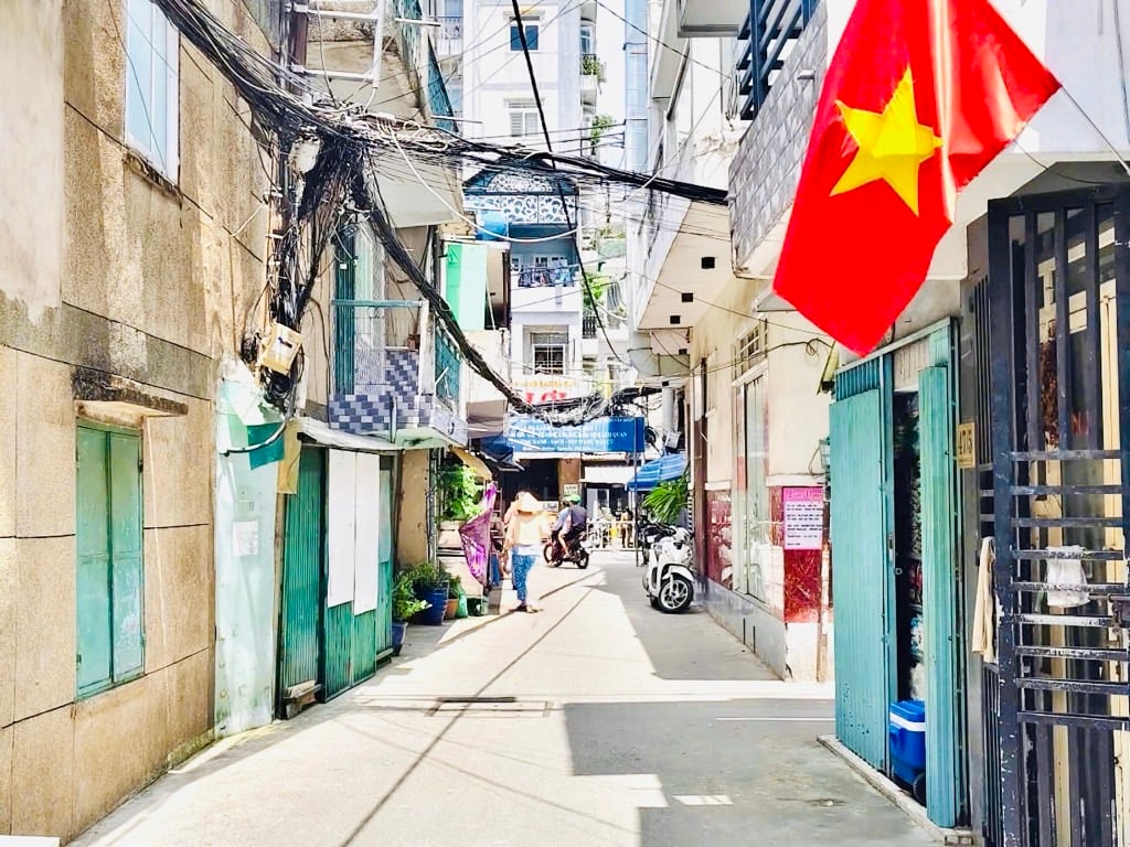 BÁN NHÀ HXH NGUYỄN THỊ TẦN, HẺM THÔNG, SÁT MẶT TIỀN, 55M2