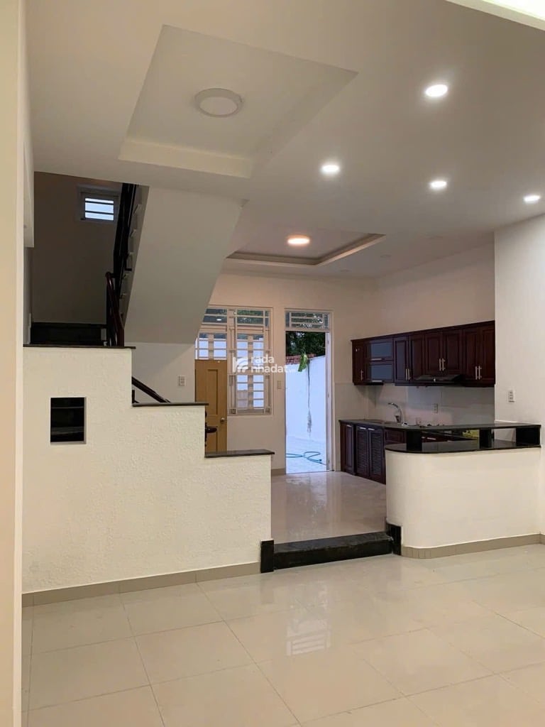 KHU PHÂN LÔ -4 TẦNG BTCT- HUỲNH TẤN PHÁT- BÌNH THUẬN QUẬN 7-DT: 8*19M- 13 TỶ