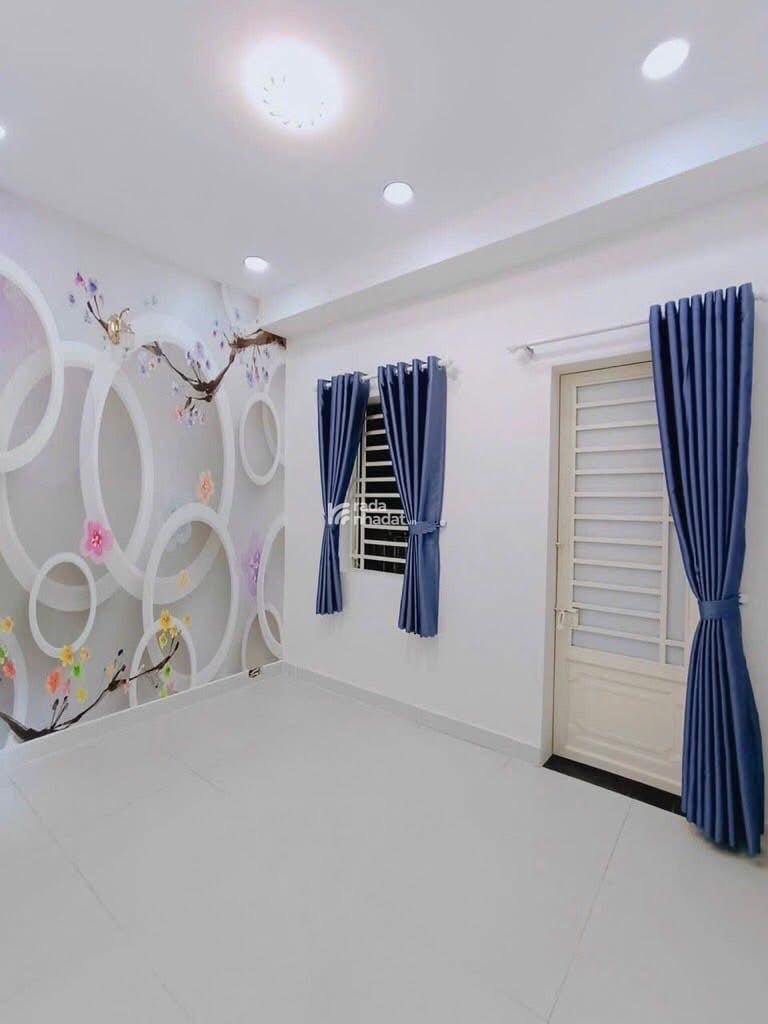 NHÀ ĐẸP - GẦN MẶT TIỀN - HẺM THÔNG - 25M2 -